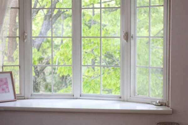 What’s the Difference Between Bay Windows and Bow Windows?